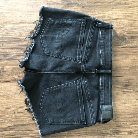 HIGH RISE BLACK DENIM SHORTS - Picture 3 of 3
